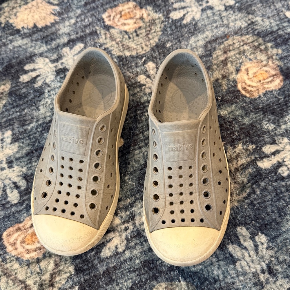 Native Jefferson Shoes C11 Gray